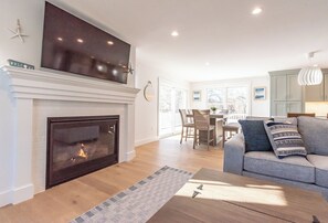 Smart TV y chimenea