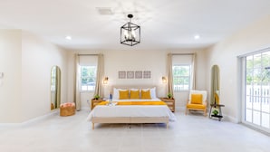 3 Schlafzimmer, Zimmersafe, Schreibtisch, Bügeleisen/Bügelbrett