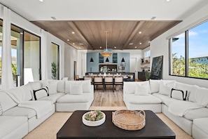 Smart TV, foosball - Experience the Ultimate in Coastal Luxury at A Point of Paradise (Sarasota)