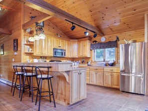 ثلاجة، ميكروويف، فرن، موقد طهي مسطح