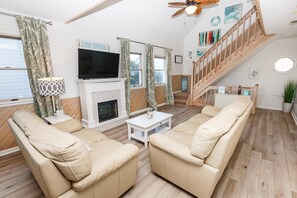 TV, fireplace, books - Oceanside, Close to Ocean, Grocery store and shopping! KD104, Cake by the Ocean (Kill Devil Hills)