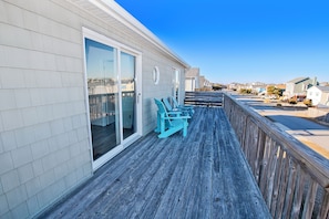 Property grounds - Oceanside, Close to Ocean, Grocery store and shopping! KD104, Cake by the Ocean (Kill Devil Hills)