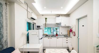 Spacious 3-bedroom apartment in the heart of Hongdae, Seoul, 7min. from metro