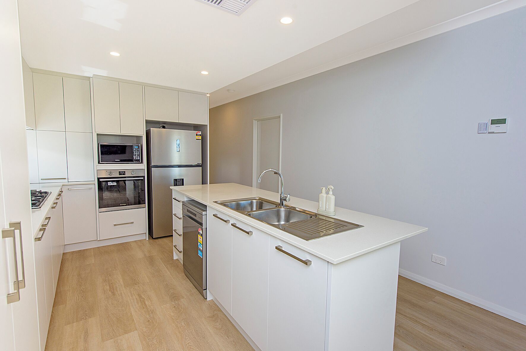 Hus, flere senger, ikke-røyk | Eget kjøkken | Kjøleskap, mikrobølgeovn, ovn og kokeplater