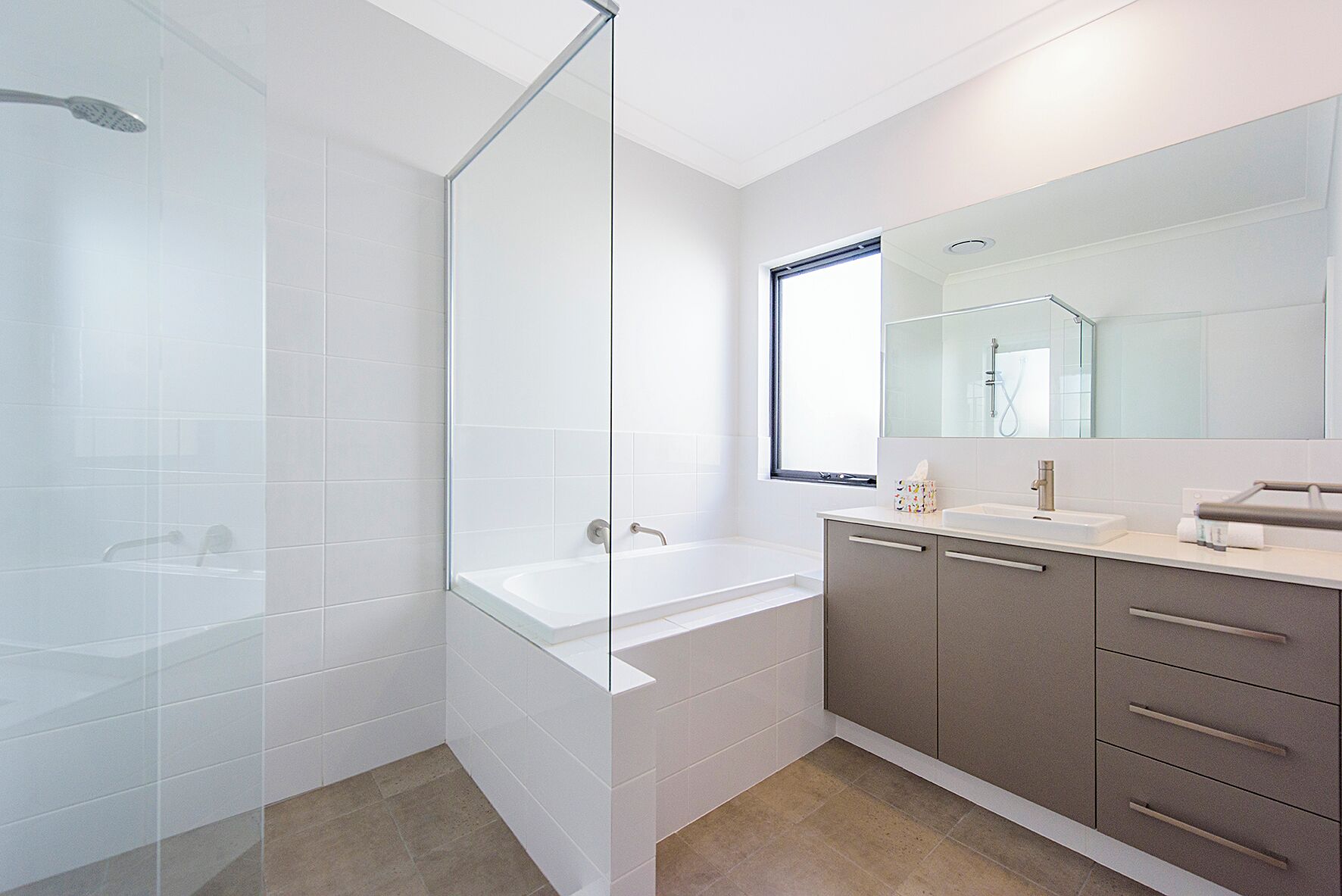 House, Multiple Beds, Non Smoking | Bathroom | Free toiletries, hair dryer, towels, soap