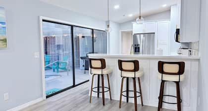 Family Home with Heated Pool in a Quiet Area