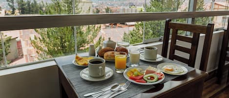 Desayuno buffet incluido todos los días