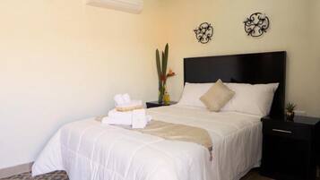 Classic Double Room Single Use | Desk, free WiFi