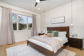 4 habitaciones, tabla de planchar con plancha y cuna de viaje