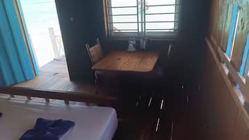 Chambre Double Panoramique, balcon, vue océan | Coffres-forts dans les chambres, bureau