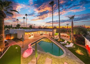 A heated pool - Scottsdale Retreat with Huge Private Yard, Beach Volleyball, Heated Pool (Scottsdale)