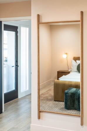 5 habitaciones, escritorio, tabla de planchar con plancha y wifi gratis