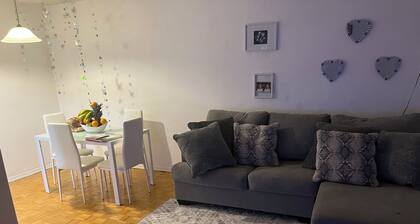 1 bedroom shared kitchen and bathroom