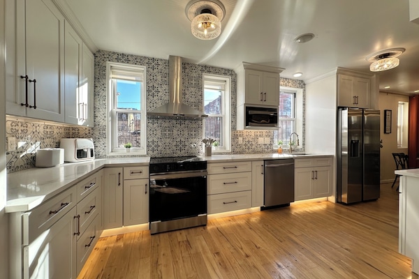 KĂŒhlschrank, Mikrowelle, Ofen, Herdplatte