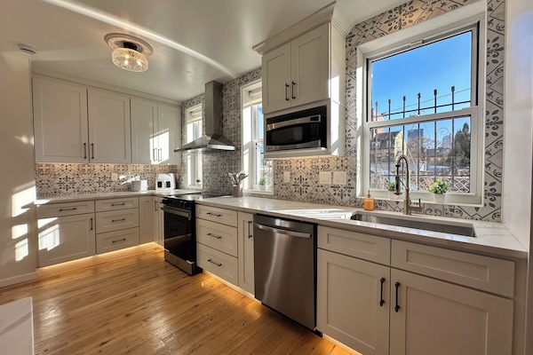 KĂźhlschrank, Mikrowelle, Ofen, Herdplatte