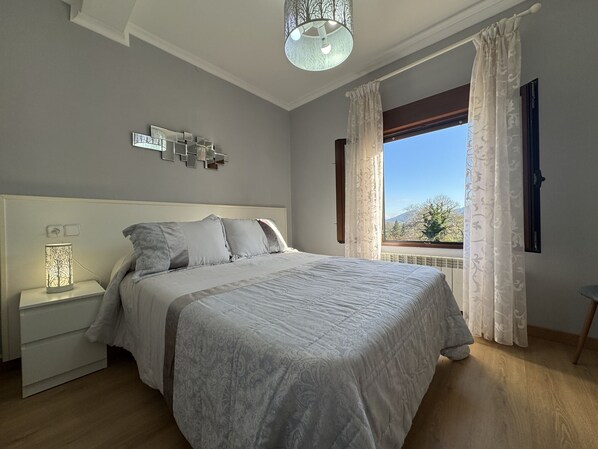 4 bedrooms, iron/ironing board, travel cot, bed sheets