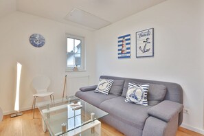 Unclassified image, 2 of 31, button