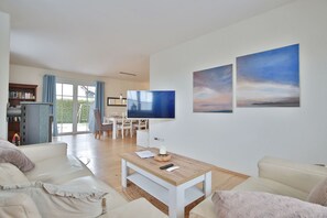 Unclassified image, 5 of 52, button - The Frisian house - The Nordic Frisian house (Scharbeutz)