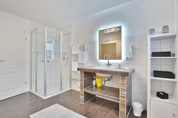 Unclassified image, 1 of 52, button