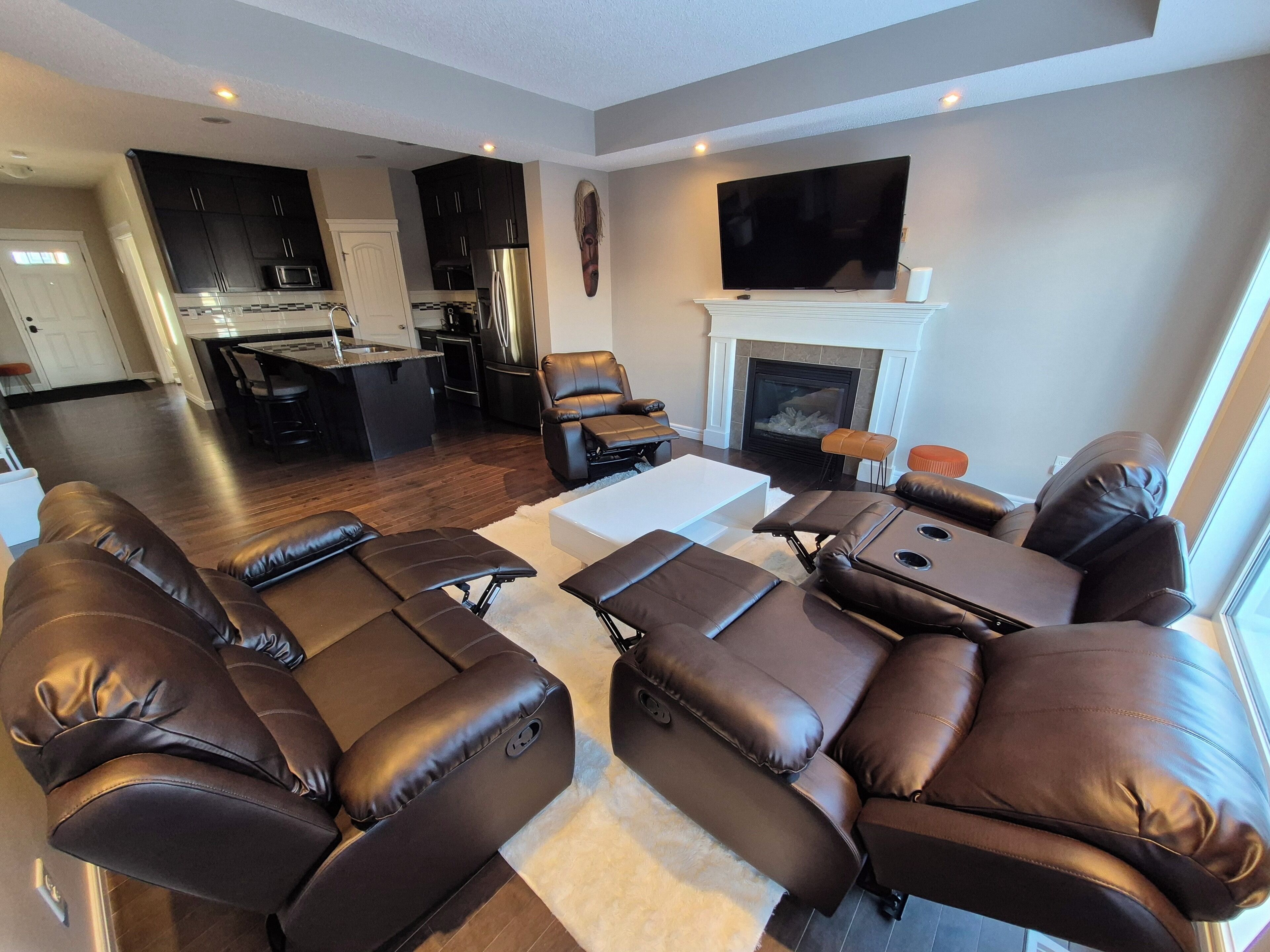 Televisión y chimenea 