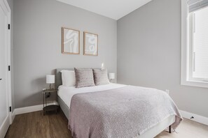 2 quartos, ferros/tábuas de passar roupa, Wi-Fi, roupa de cama