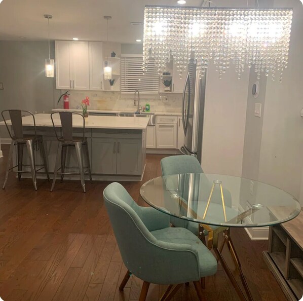 Private kitchen - Charming 2-bedroom house with WiFi, AC in fabulous District Heights (District Heights)