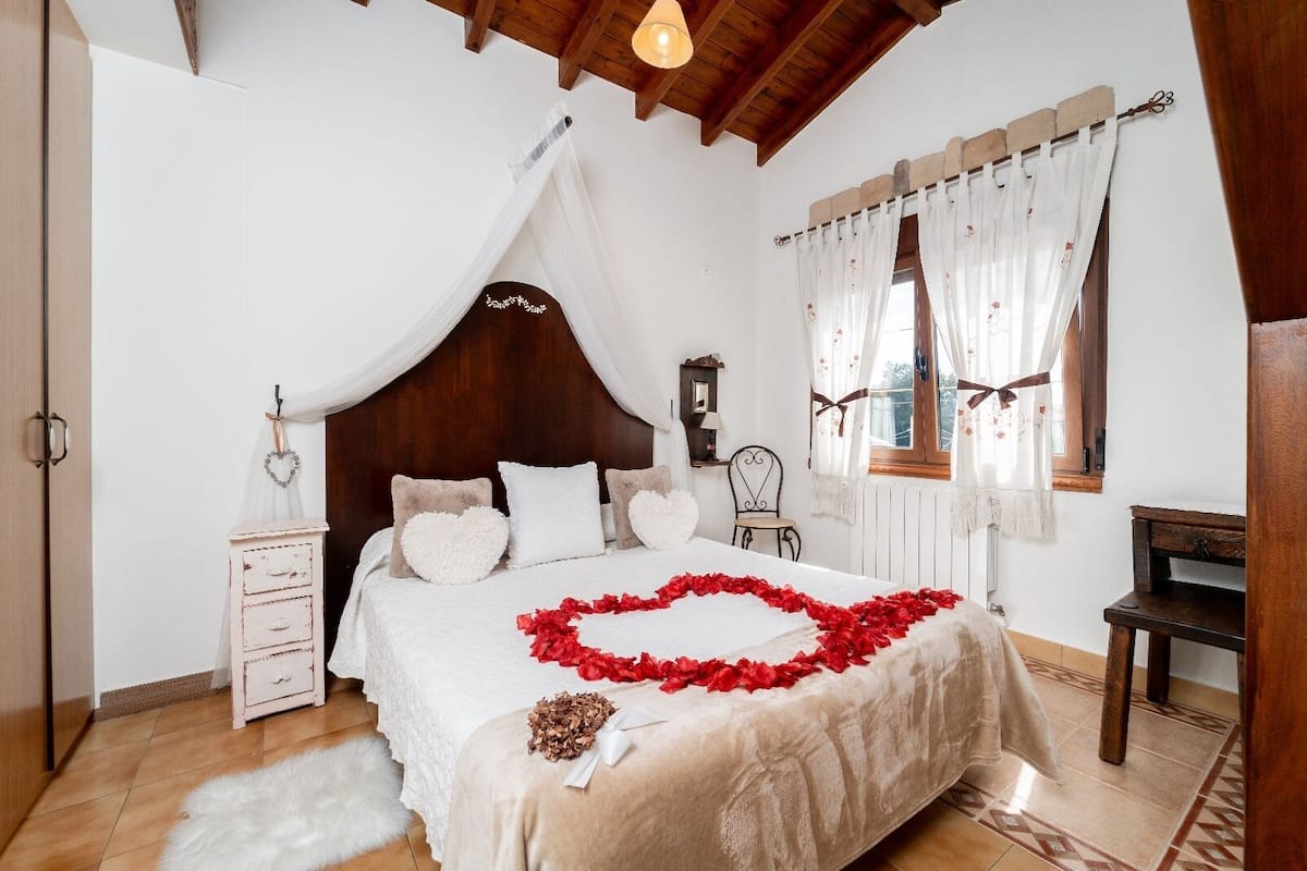 Classic Double Room, 1 Queen Bed, Garden View | Laptop workspace, free WiFi
