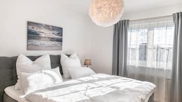 3 bedrooms, iron/ironing board, free WiFi, bed sheets