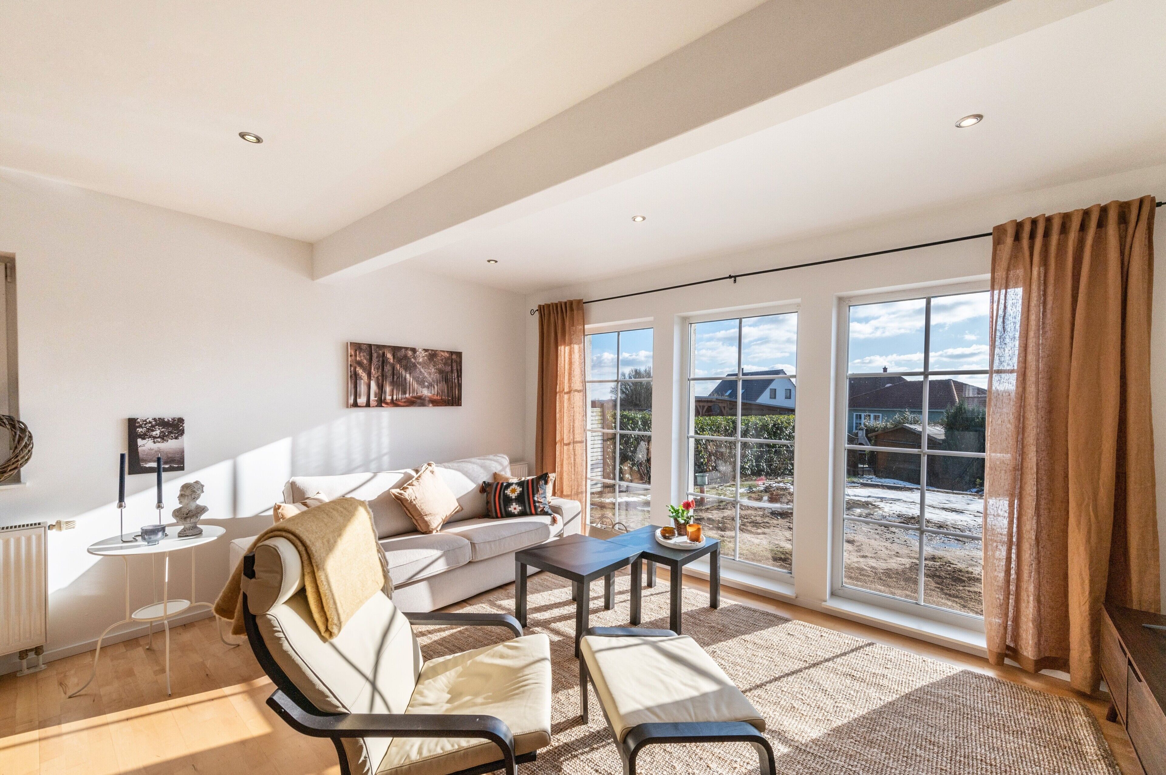 TV, fireplace, DVD player, table tennis