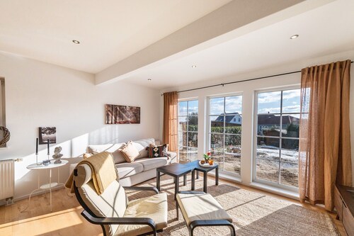 Ferienhaus 'Casa Meeresbrise am Vogelpark Marlow' mit Terrasse, Whirlpool und Garten