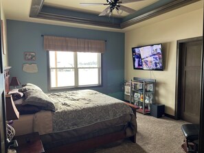 5 habitaciones, tabla de planchar con plancha, cuna de viaje y wifi 