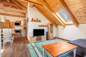 Fernseher, Tischtennisplatte