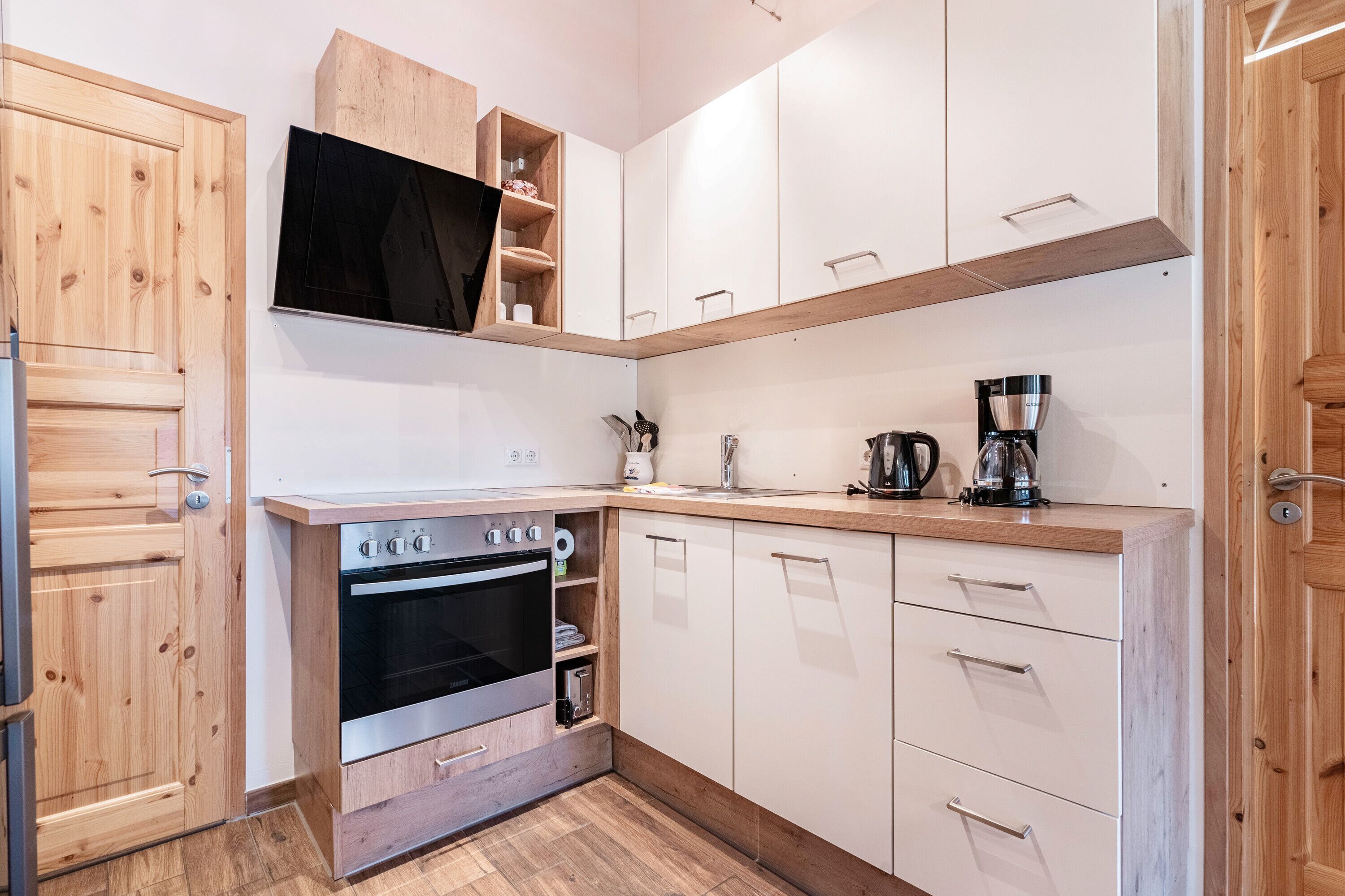 Geladeira, fogão, cooktop, lava-louças