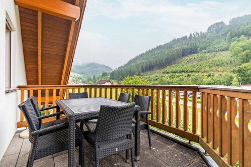 Ferienwohnung 'Sum' mit Bergblick, Gemeinschaftsgarten und Wi-Fi