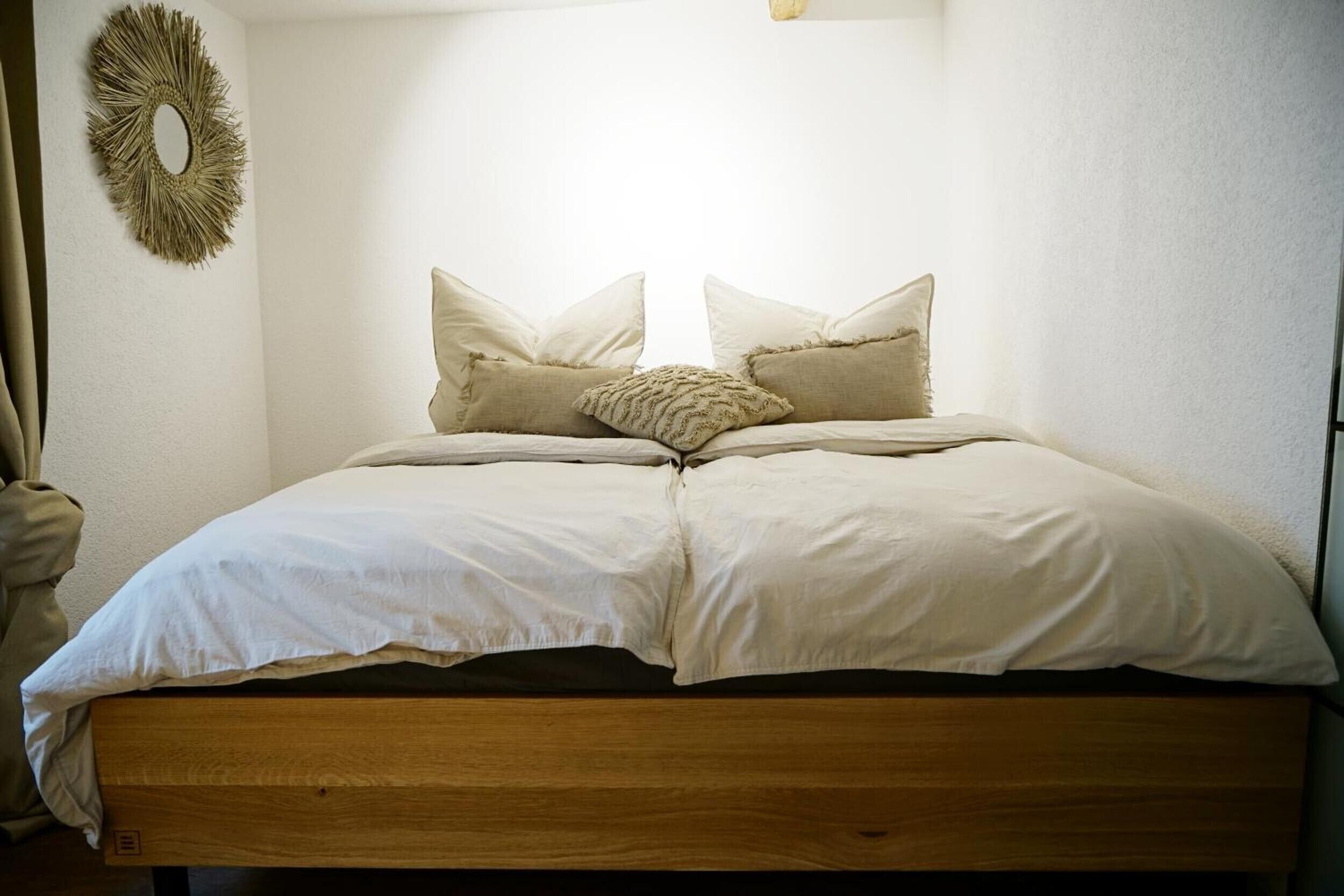 1 室のベッドルーム、WiFi (無料)、ベッドシーツ