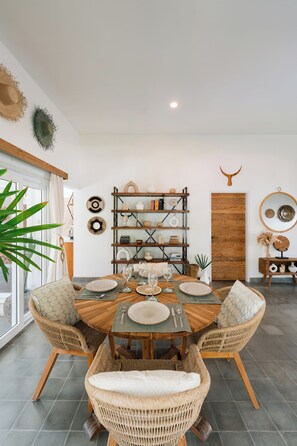 Family Villa, 3 Bedrooms, Private Pool | Dining room - Secret Haven Villa (Gili Trawangan)