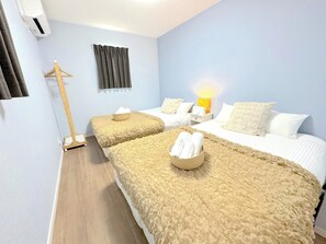 3 bedrooms, desk, free WiFi, bed sheets