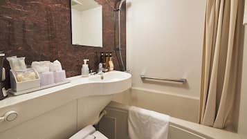 SĂšche-cheveux, serviettes fournies