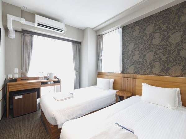 1 bedroom, desk, free WiFi, bed sheets