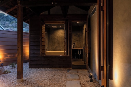 Overnattingsstedets uteområder. Machidori 456 Entire building for rent A 50yearold Japanese modern style traditional house in / Shizuoka Shizuoka