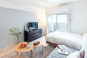 1 bedroom, desk, free WiFi, bed sheets