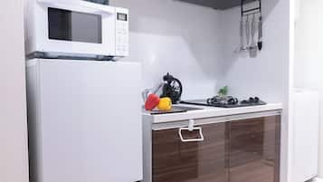 雪櫃、微波爐、爐具、廚房用具/餐具/器皿