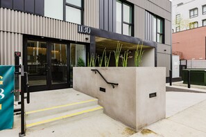 Exterior detail - Blueground | West Hollywood, AC, w/d, nr TCL (Los Angeles)