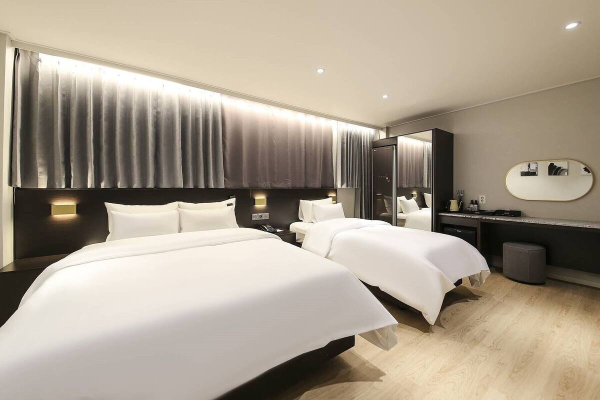 Superior Twin Room, Multiple Beds, Non Smoking, Private Bathroom