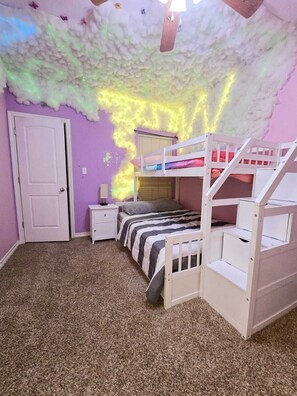 3 bedrooms, iron/ironing board, WiFi, bed sheets
