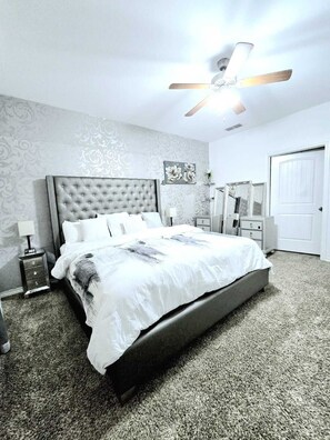 3 chambres, fer et planche à repasser, Wi-Fi, draps fournis