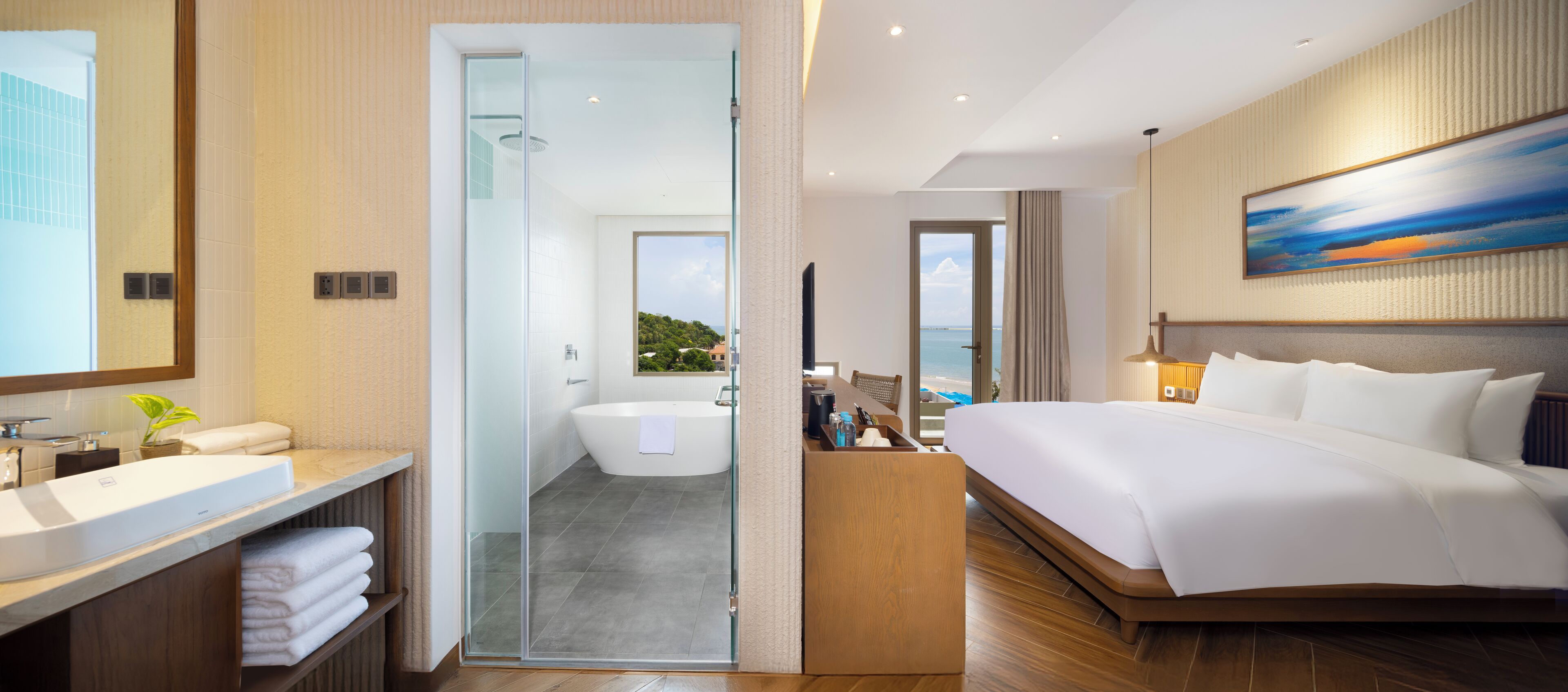 Habitación familiar | Caja fuerte, escritorio, cortinas opacas y sistema de insonorización