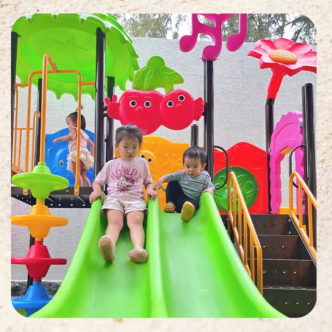 Khu vui chơi trẻ em - ngoài trời