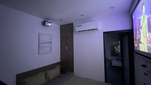 Deluxe Studio - Era Apartment Duong Lang  (Hanoi)