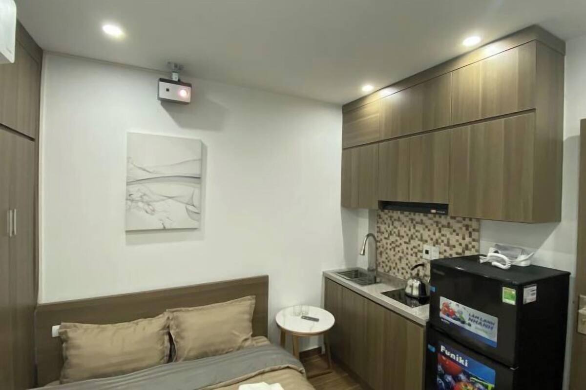 Minibar, desk, free WiFi